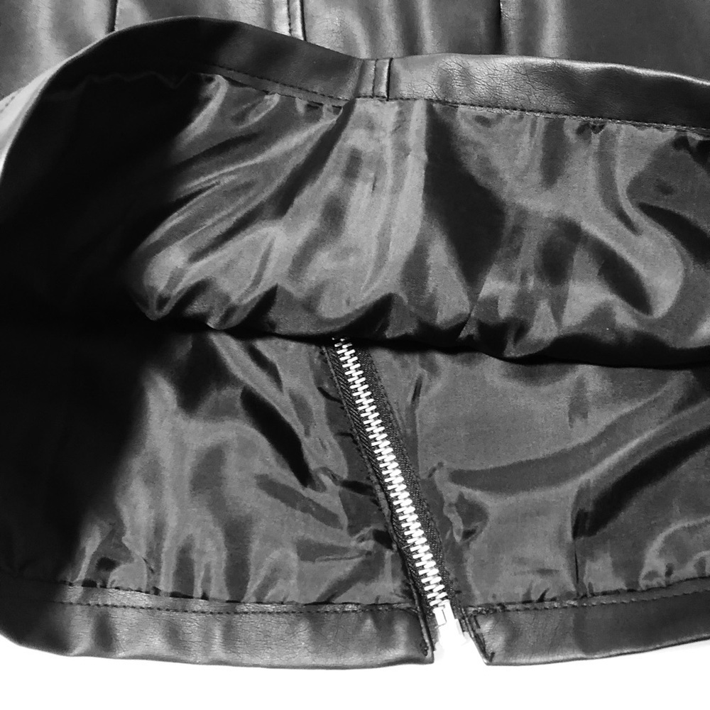 Forever 21 Size Small Faux Leather Biker Zip Front Belted Mini Skirt - Picture 7 of 12